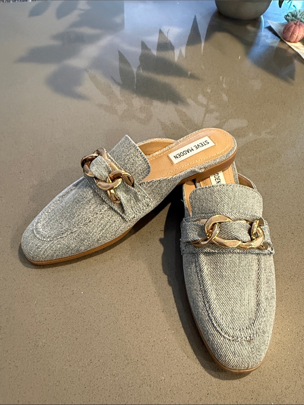 Steve Madden Light Gray Denim Chain-Trim Mule